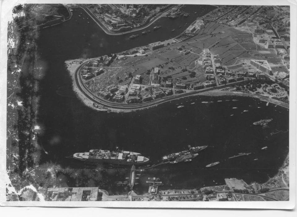 Archival photograph — description pending review