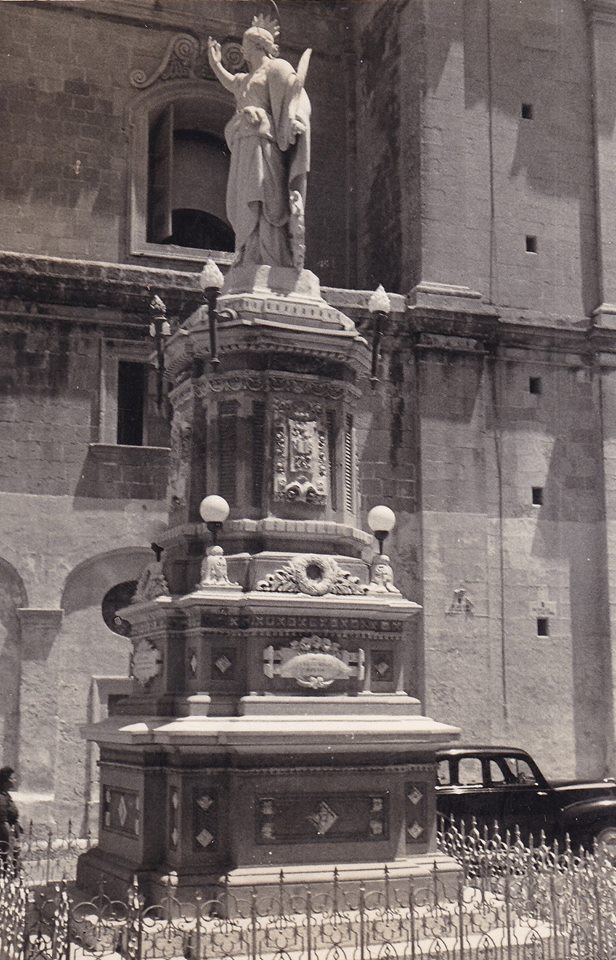 Archival photograph — description pending review
