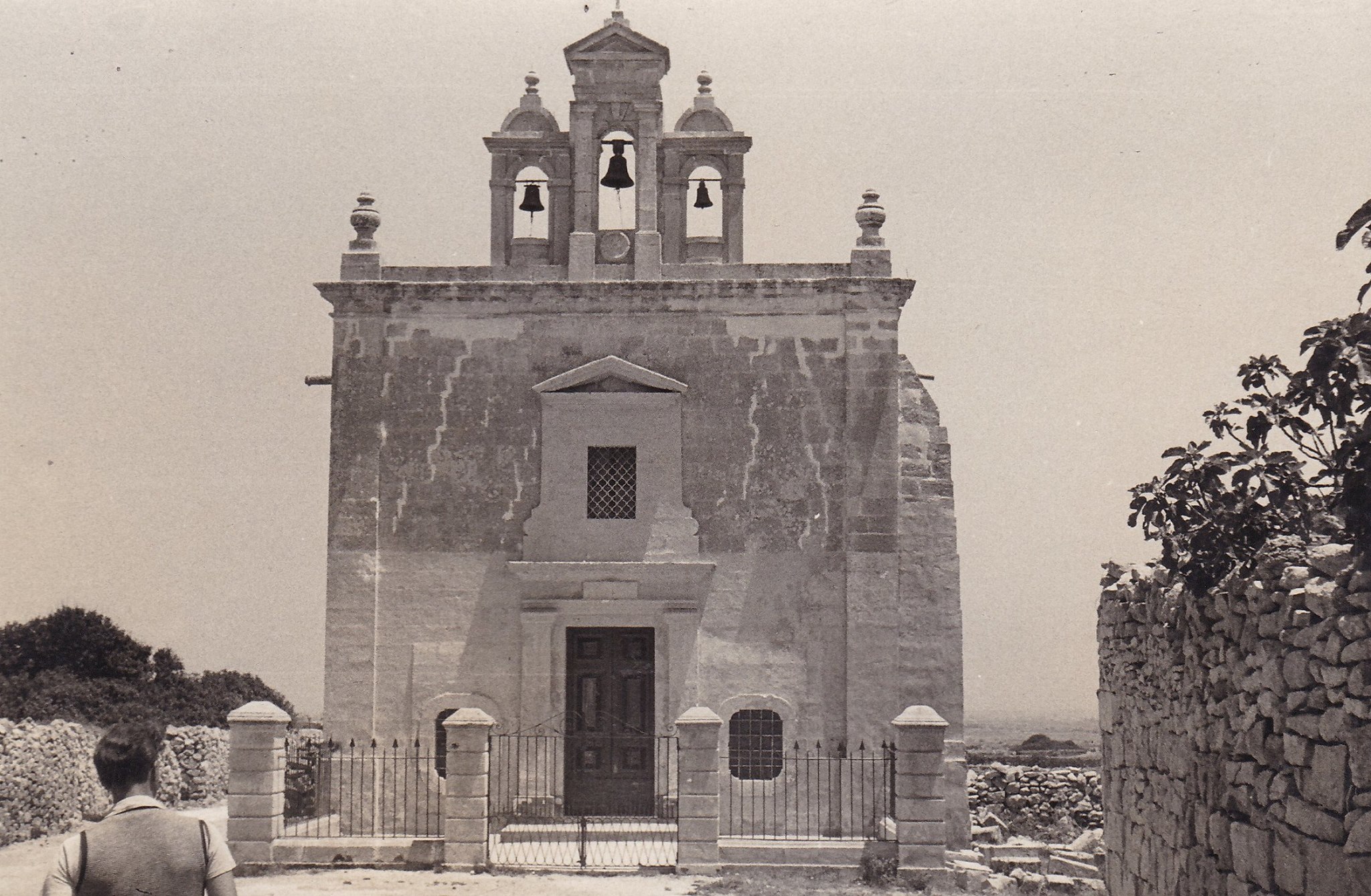 Archival photograph — description pending review