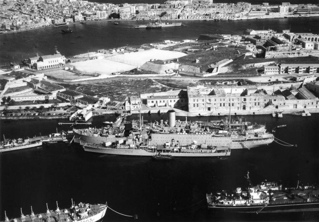 Archival photograph — description pending review
